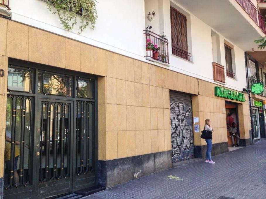 Apartment Carrer D'Olesa Barcelona Exterior photo